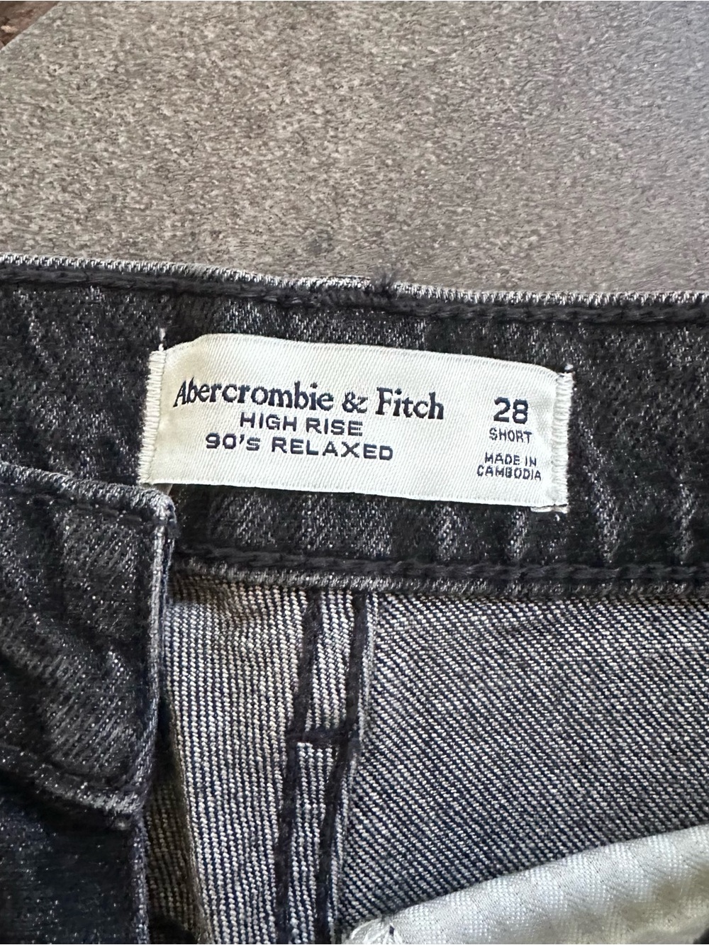 Women’s NWT Abercrombie Jeans - Picture 2 of 4